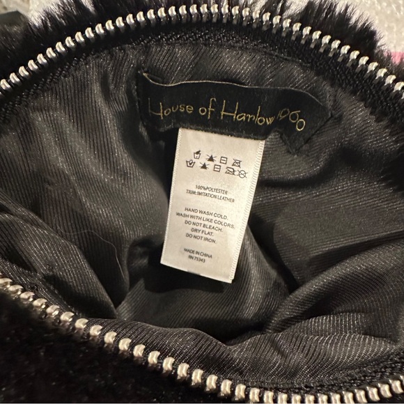 NWOT HOUSE OF HARLOW 1960 BLACK FURRY MAKEUP BAG - Picture 2 of 3